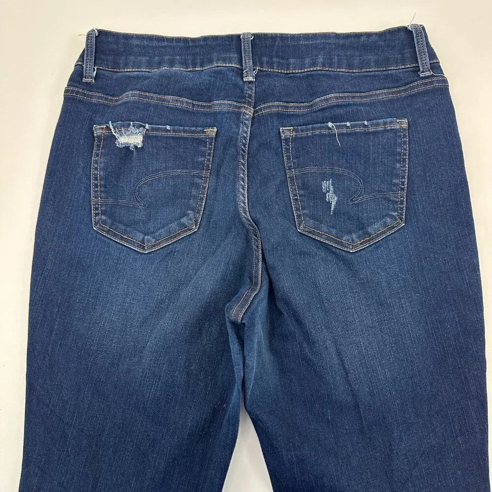 Time and Tru Mid Rise Cuffed Crop Women's size 14 Dark Wash Blue Denim Jeans - Picture 5 of 5